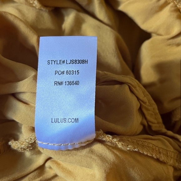 Lulu's Yellow Lace Romper - Picture 6 of 7